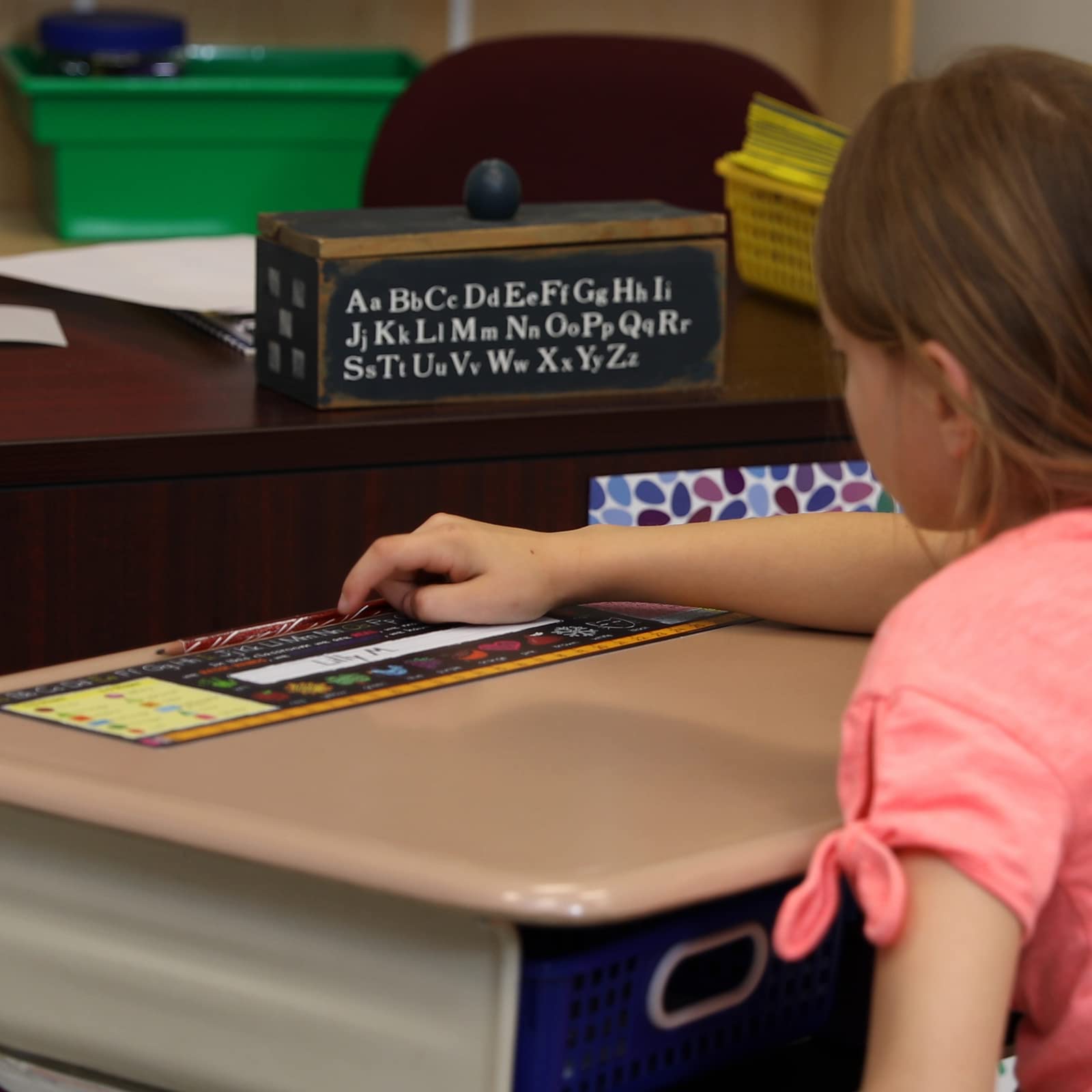 Really Good Stuff 24PK Chalkboard-Style Grades K-2 Self-Adhesive Deluxe Plastic Desktop Reference Nameplate with a Number Line, Alphabet Letters, 2-D and 3-D Shapes, Colors, Left and Right, 120 Grid - Image 7